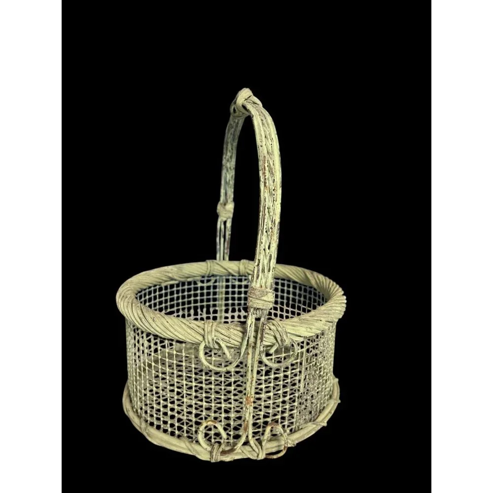 Vintage Wire and Wicker Basket with Handle – Rustic Farmhouse Decor – Round Mesh